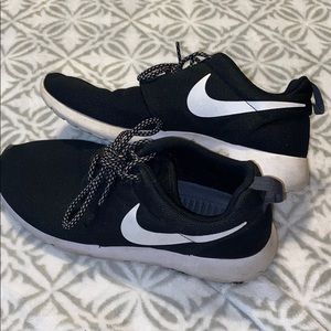 Nike tennis shoes